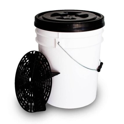 Car Wash Bucket with GRIT GUARD-Type Grid and Lid 20 L